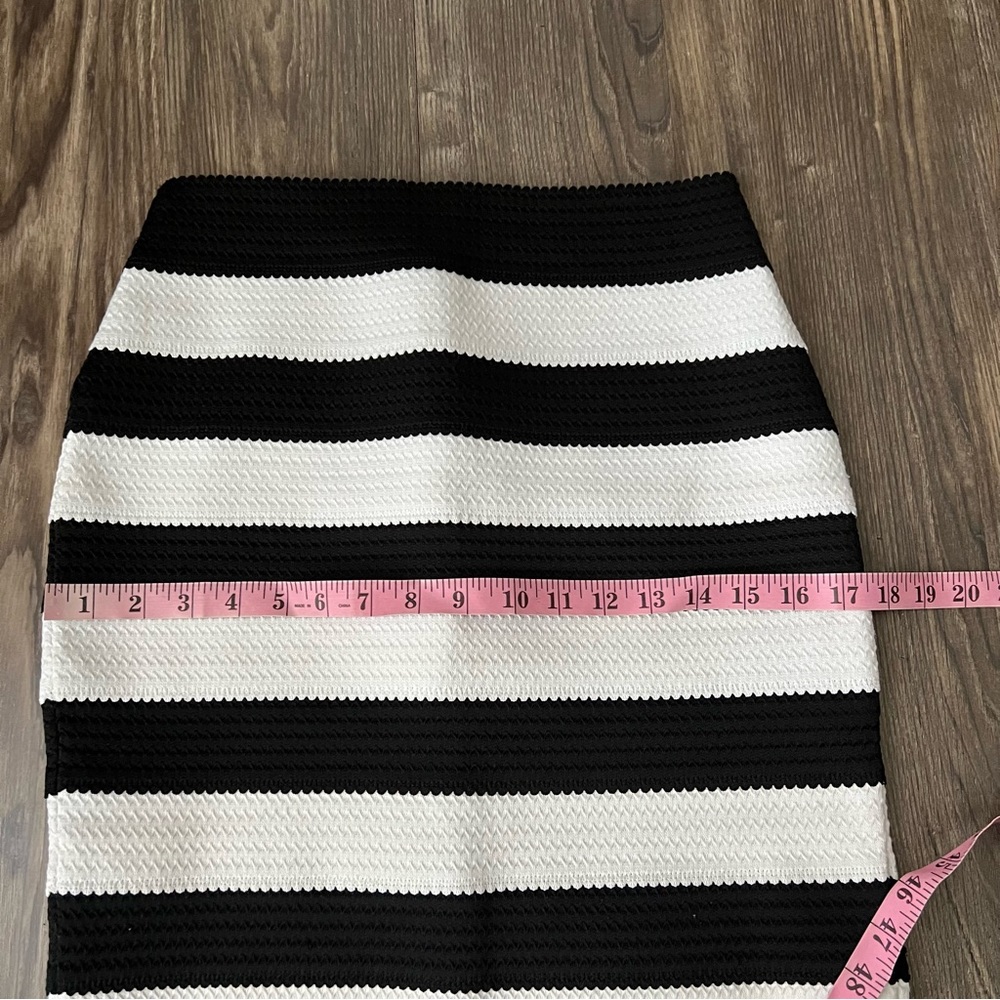 Express Black and White Banded Bodycon Skirt - Picture 8 of 10